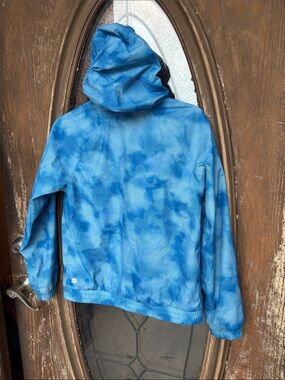 Like New all in motion windbreaker jacket! 10/12